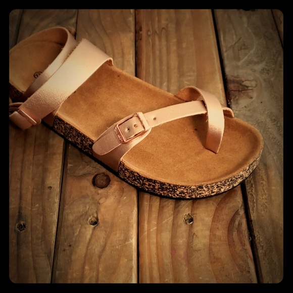 Rosegold criss cross cork Sandal Host pick - Picture 9 of 9